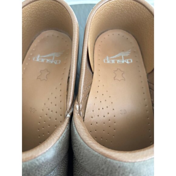 Dansko Womens Professional Clogs Waxy Stone Distressed Leather Mushroom Olive - Picture 6 of 10